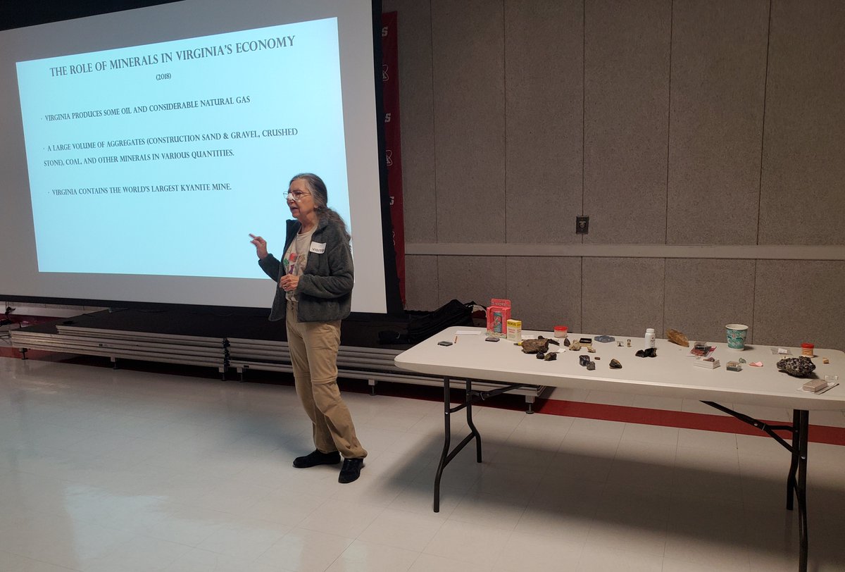 AnnandaleAtoms's tweet photo. A BIG "thank you" to our guest speakers, Roger &amp; Sue Haskins!  As geologists from the Northern Virginia Mineral Association, they came to AHS and provided an awesome presentation on Virginia Geology and Minerals to our Geosystems students! 

#atomnation #nvma #varocks @FCPSR2 https://t.co/KXaXLxR1ex