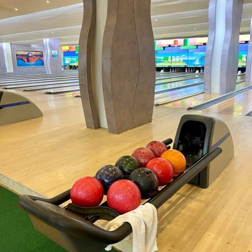 Cynthia49168249's tweet photo. Life is like bowling, stumbling and full of hope, it doesn't matter if the ball falls or not, what I care about is the feeling when I throw it. https://t.co/B5fntavhPI