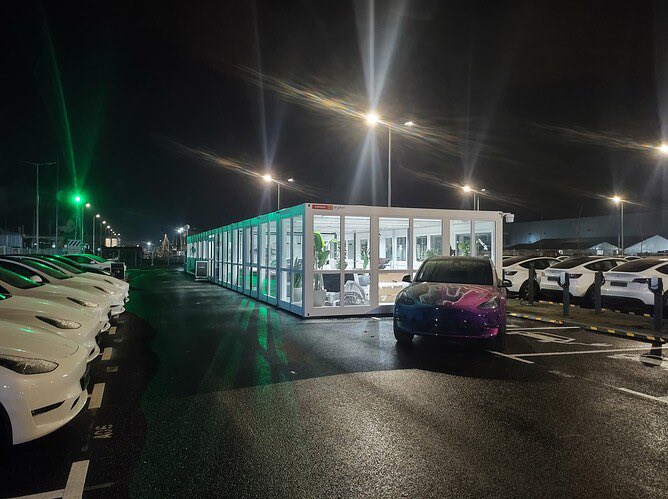 Berlinergy's tweet photo. #Gigaberlin ๐ฉ๐ช Factory pickup
Letter to customers by #Tesla and Delivery center
Everything is prepared #Q4push
TFF Germany https://t.co/SqdEIWJm2y