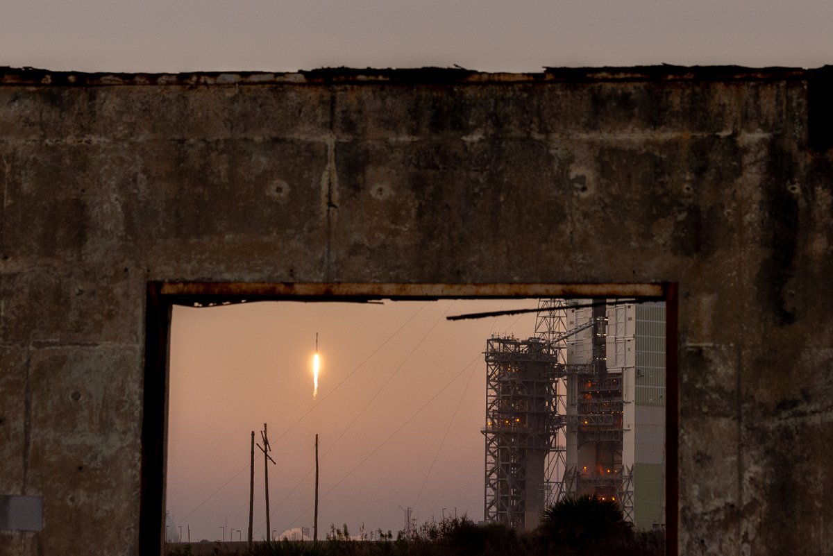 SLDelta45's tweet image. The holiday season brings joy &amp;amp; cheer, but also more launches! This evening&apos;s successful ONEWEB 1 launch is the 12th of the quarter &amp;amp; brings this quarter&apos;s total payloads on orbit to over 100. Thank you for enabling us to #SetThePaceForSpace from the Eastern Range and AATS.