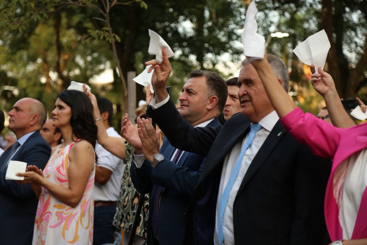 AlbarracinDif's tweet photo. El pueblo tiene hacia la Virgen una profunda devoción. Es considerada Madre y Protectora, el eslabón de oro que une presente y pasado de la ciudad.
Madre, a tus manos confiamos nuestra Patria. Te pedimos que guíes por el camino de la unión y la esperanza a todos los argentinos. https://t.co/IQoYJ5G3bZ