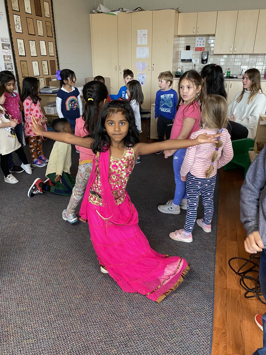 play_learning's tweet photo. Incredible learning is happening in K2. The voice/culture of our students are valued &amp;https://t.co/6J6JaAhKH5 one of our students came in traditional dress to celebrate Bodhi day.Together we learned family traditions, how to celebrate&amp;dance moves.❤️@jmewrdsb https://t.co/SqD3O1maYt