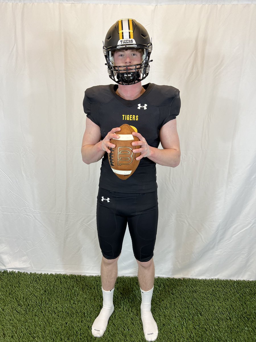 Alex Davis (@alexdavis_7) on Twitter photo After a great visit with <a href="/qbdietz/">Brett Dietz</a> I am blessed to have received an offer from <a href="/DePauwTigersFB/">DePauw Football</a> 💛🖤#gotigers <a href="/MasonEspinosa1/">Mason Espinosa</a> <a href="/theSCDFootball/">Summit Football</a> <a href="/CoachDJWirth/">David J. Wirth</a> <a href="/scd_tv/">SCD TV</a> After a great visit with <a href="/qbdietz/">Brett Dietz</a> I am blessed to have received an offer from <a href="/DePauwTigersFB/">DePauw Football</a> 💛🖤#gotigers <a href="/MasonEspinosa1/">Mason Espinosa</a> <a href="/theSCDFootball/">Summit Football</a> <a href="/CoachDJWirth/">David J. Wirth</a> <a href="/scd_tv/">SCD TV</a>