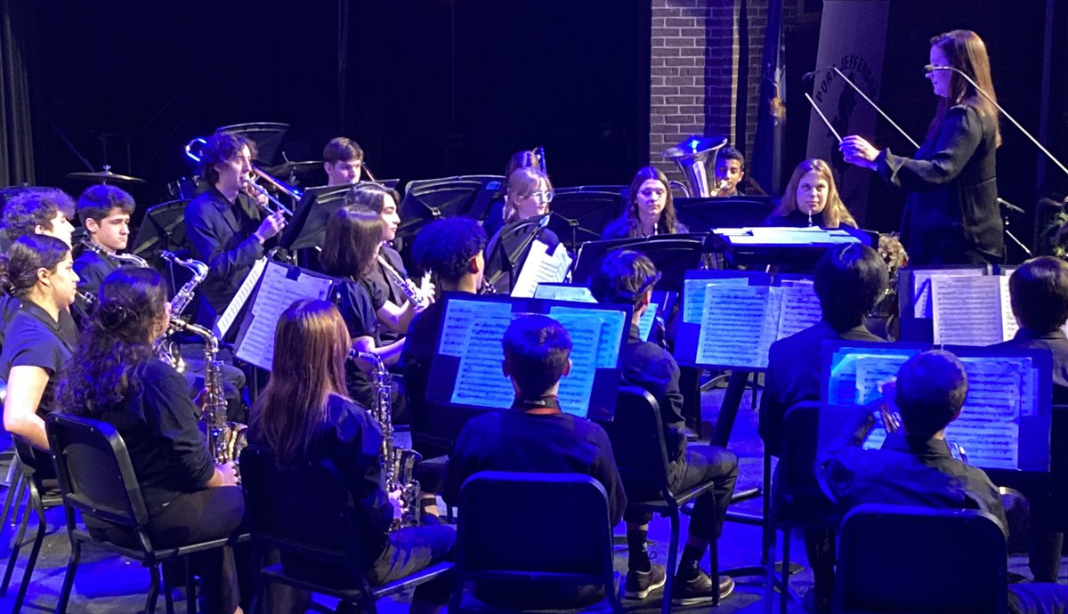 Congratulations to our HS music students on an outstanding night of music. Bravo!