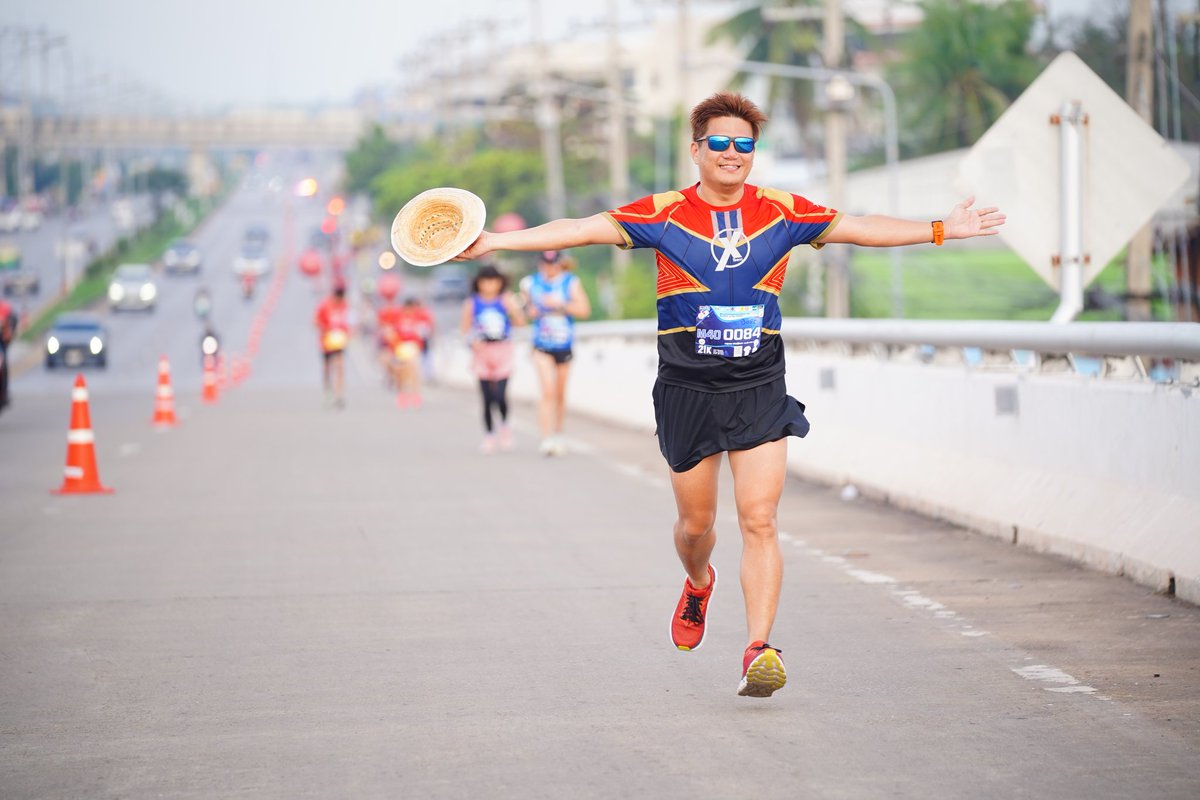 NinjaTooK's tweet photo. ส ะ พ า น ! !
| 📸 : #pixme |
#Pla2MiniHalfMarathon
#Pla2MiniHalfMarathon2022
#วิ่งปลาทู
#ปลาทูมินิฮาล์ฟมาราธอน
#ปลาทูมินิฮาล์ฟมาราธอนครั้งที่6
#pla2
#theXteam
#theXteamRunners
#theXteamAndFriends
#halfmarathon
#run
#running
#runner
#tookkyrun https://t.co/JxGhrcbWIy