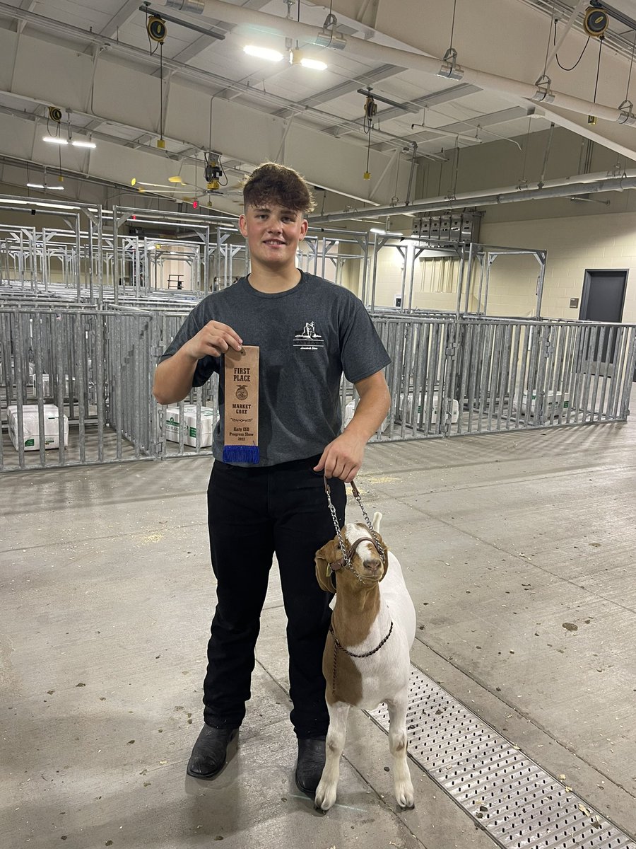 So proud of my Paetow FFA kiddo! <a href="/AGeick/">Aspen Geick</a> placed 1st in his class tonight with Chief Keef at KISD Progress Show. Keep up the hard work!