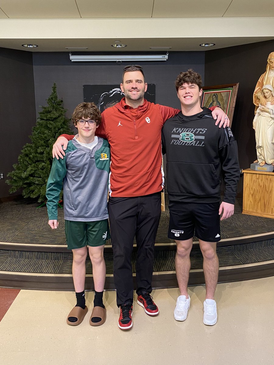 LoriMc79's tweet photo. @Kade_McIntyre is going to be well taken care of at OU!  ❤️ Thanks for coming to see us Coach!  B⭕️⭕️mer! @JOE_JON_FINLEY @_Josh_McIntyre https://t.co/UpcWxfmDdK