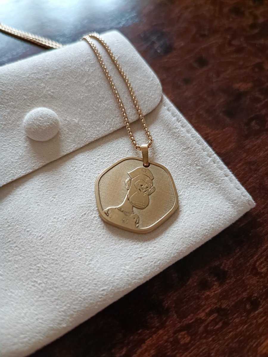 Finally my golden chain has arrived. Really grateful to <a href="/alchemychains/">alchemy</a> for the work done. The communication, the mockups, their efforts and last but not least- the final result. Really grateful to the whole <a href="/DApeWives/">Desperate ApeWives</a> for making this possible. Thank you! 🫂🧡