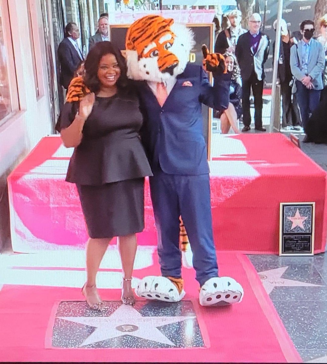 ScottLowery94's tweet photo. .@AubietheTiger01 being there to support @octaviaspencer as she gets her well-deserved star on the Hollywood Walk of Fame legit brings tears to my eyes. That feeling can’t be explained to those who haven’t experienced #Auburn. Congrats, Octavia! #WarEagle https://t.co/lJL6UW2CxS