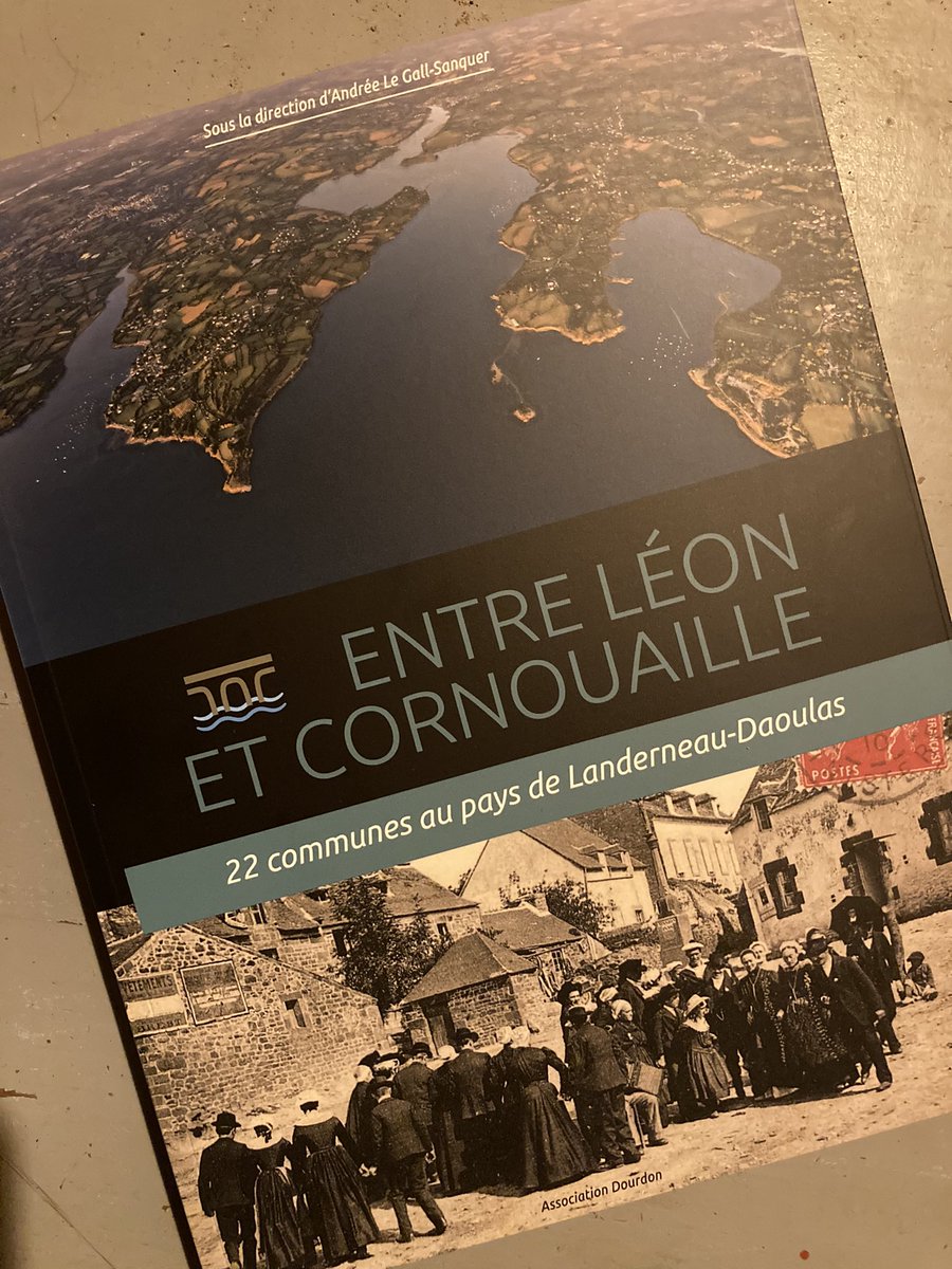 MarchandpPierre's tweet photo. 📖📙 Magnifique ouvrage #Dourdon sur l’histoire (et le présent) des 22 communes @CAPLD_bzh https://t.co/wBh9Ip8wIB