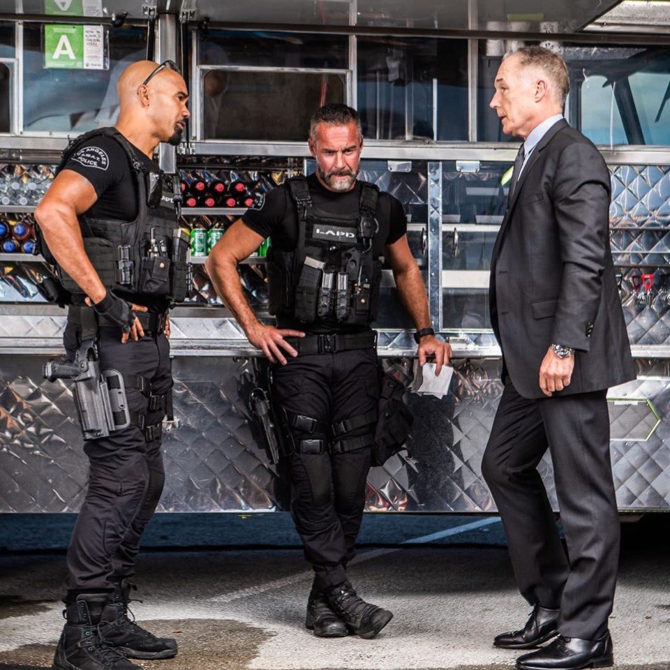 swat_deaconluca's tweet photo. rehearsing? or waiting for @patrickstesprit to order lunchβ¦
weβll see tomorrow night
π
@swatcbs at 8pm on @cbstv
πΈ @The_VINO
.
.
Repost @jayharrington3
.
.
#swat #swat2022 #swatseason6 #swatfridays #swatcbs #cbstv #sptv #rollswat #guacaine
(S6xE08) https://t.co/Pwj7asiD6c