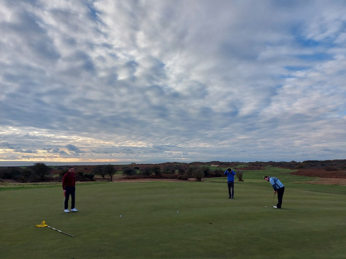 Wonderful day <a href="/PandKGC/">Pyle & Kenfig GC</a> today playing in the <a href="/GCMAWales/">GCMA Wales</a> Christmas 🎄 bash ⛳️🏌‍♂️

Superb company on the course... a great meal to follow and even wearing a Christmas jumper wasn't too bad 😀 

Thnx to all for a great day <a href="/wazzaaryan/">Warren</a> @golfmanagergm #golfinwales