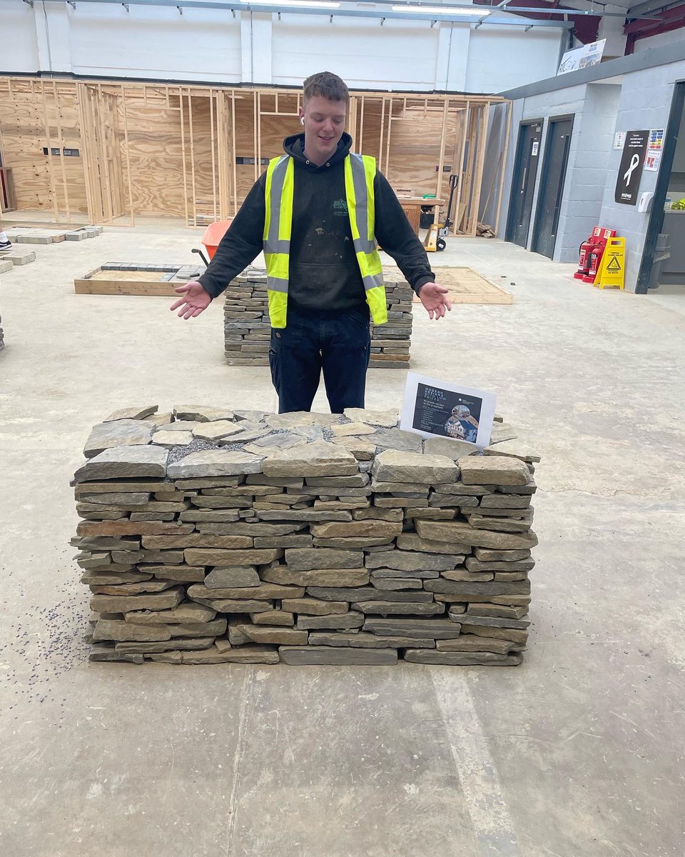 NPTCMaesteg's tweet photo. Great work from our foundation students, commitment and dedication pays off 👍🏼#drystonewall #stonework #heritagewales #cadw #construction #caerau #maesteg #future #skills #nptcgroupofcolleges #students https://t.co/3fgf8u0SFI