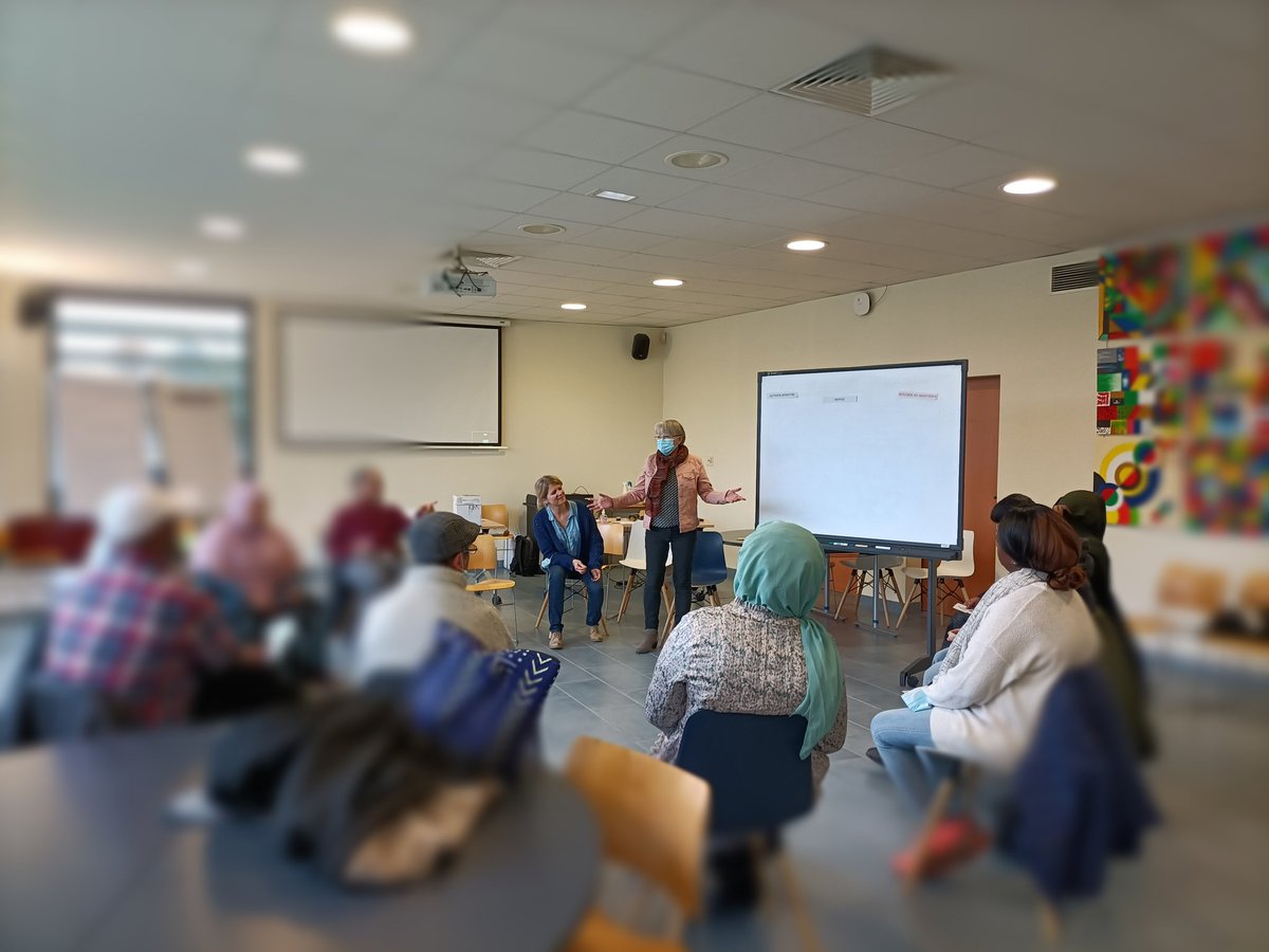 GUILBAUDCath's tweet photo. 3eme Atelier prendre soin de soi pour les 10 salariés du jardin de Cocagne angevin à la @msa49actu avec l'intervention des infirmières du service santé sécurité au travail @hivert_melanie @GautierAnne1 @GuegadenMorea @AnnePlessis49 @HumeauI @MousseauYvon https://t.co/4oF8ValGFq