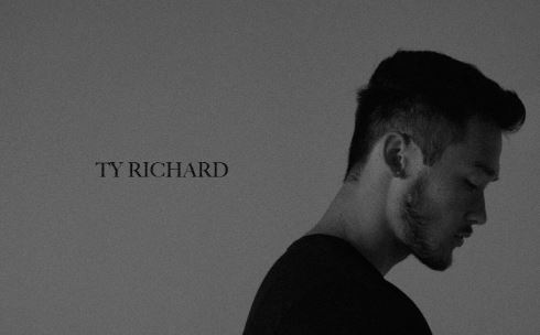 RefreshRewind's tweet image. It's been a while 

Hold me close
Every day, every hour
Every day, every hour
You are the one I'm coming back to

youtube.com/watch?v=mWIrh_…