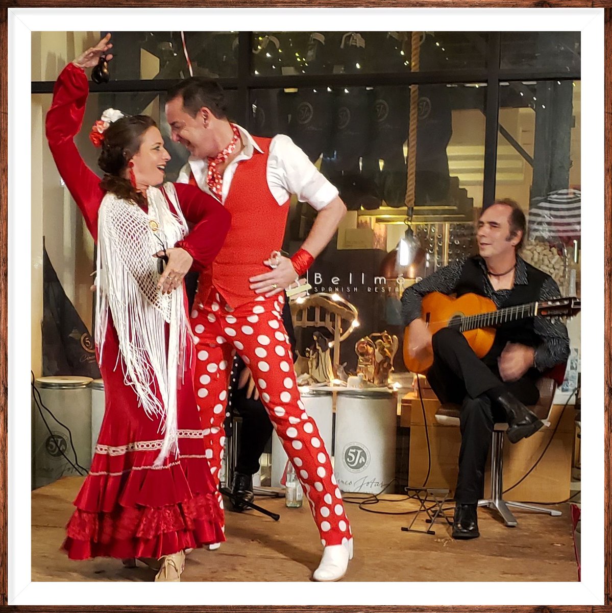 Bellmont_'s tweet photo. Join Bellmont's dinner shows all December long specially designed to spread holiday cheer! Bring your friends and family and enjoy beautiful performances paired with authentic flavors of Spain. Feliz Navidad! - https://t.co/zDGCUv89tA https://t.co/dRZ5dCE3AB