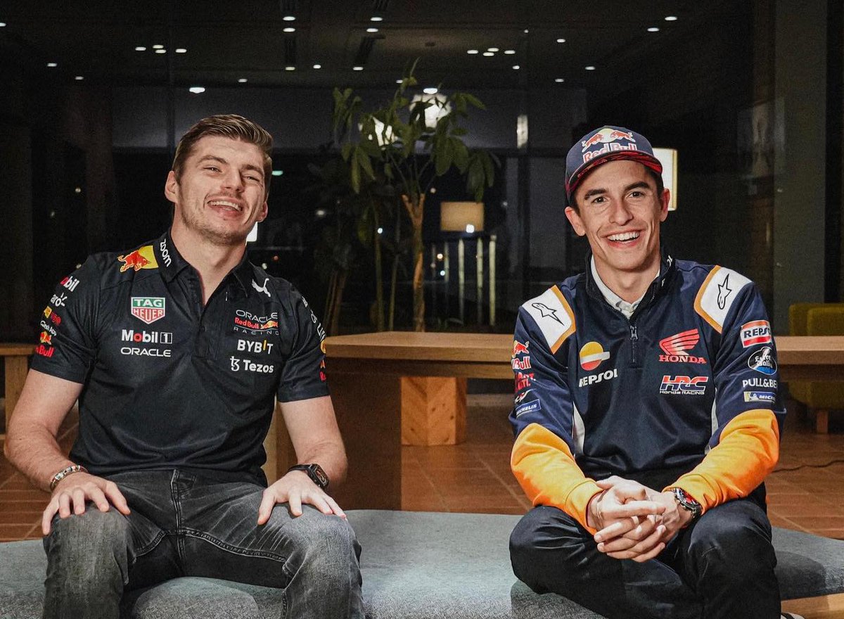 Max Verstappen: “Ik wil heel graag een MotoGP machine testen”

✅ Een dubbelinterview met Marc Marquez en Max Verstappen levert opvallende uitspraken op.

Lees meer: bit.ly/3Bkv3za | #MarcMarquez | #MaxVerstappen | <a href="/Max33Verstappen/">Max Verstappen</a> | <a href="/marcmarquez93/">Marc Márquez</a> | <a href="/MotoGP/">MotoGP™🏁</a>