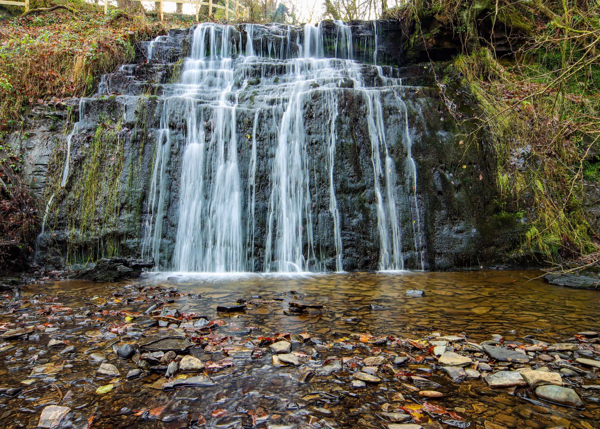 Waterfall. 

#southwales #llanwonno #waterfall #mountainash #water #waterfalls #waterfallphotography #wales #naturalbeauty #naturephotography #TwitterNaturePhotography #TwitterNatureCommunity