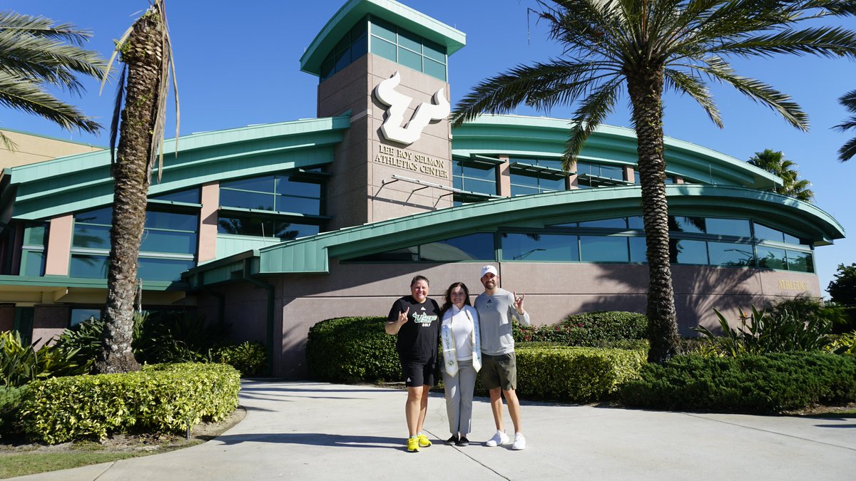 USFWGolf's tweet photo. Congrats to our graduate, @AshleyZagers! https://t.co/mAjZByWGlS