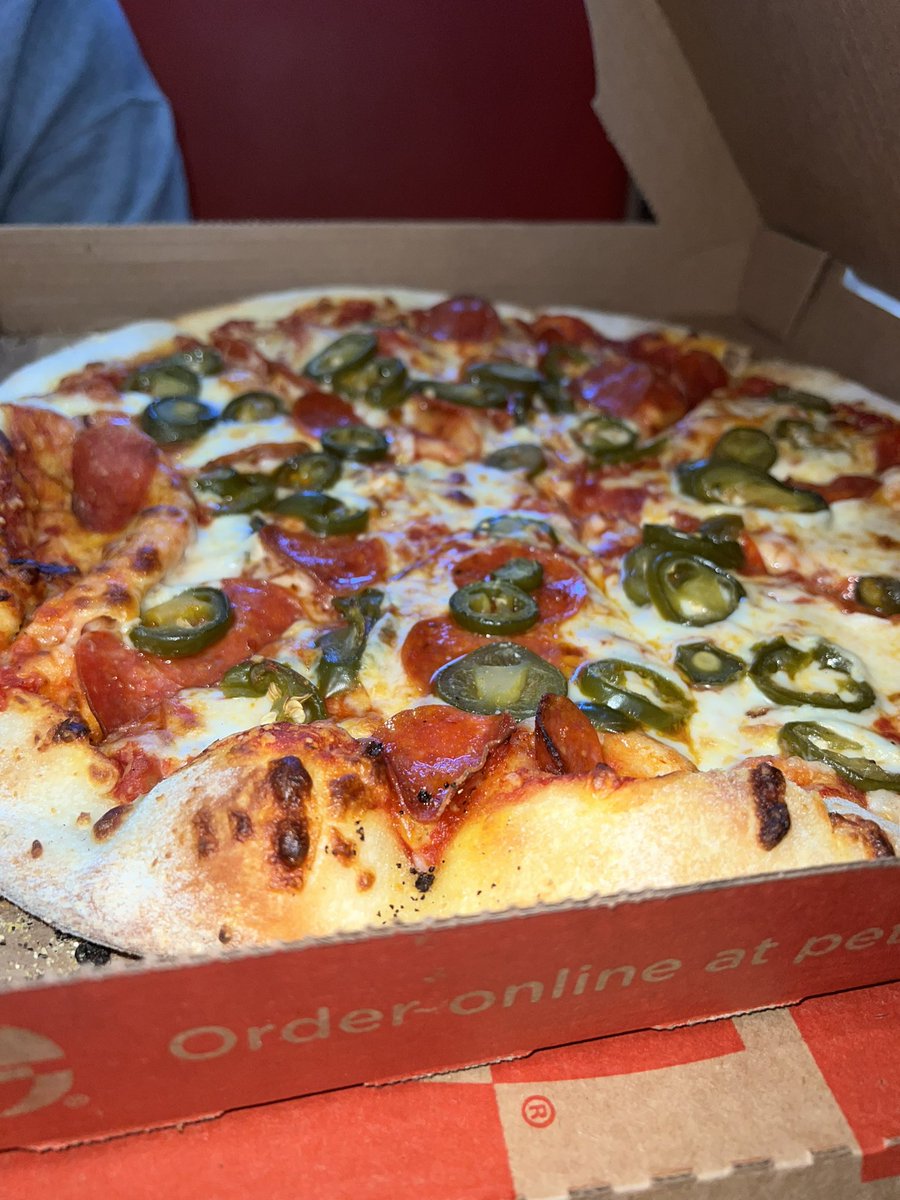 when they make you call in to eat pizza 🍕