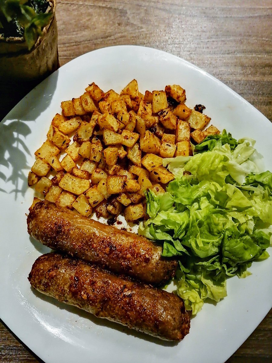 Kućna kafana, pivo se hladi. 😊🌿

#BeyondSausage #beyondmeat