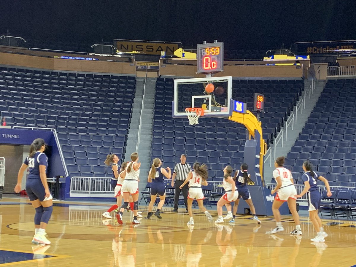 smitly74's tweet photo. Greenhills GBBall playing at Crisler today! #GoHills #GoBlue #WeAreGreenhills @ghillssports https://t.co/WZEo3Ba0Er