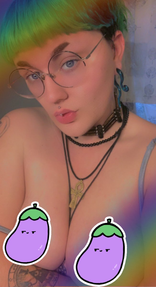 illuminatyvoid's tweet photo. Here's to another brisk and chilly evening~ Hope y'all are finding some way to keep warm 😘
Uncensored version available on my OF! Link in bio~ #queer #queeronlyfans #onlyfans #of #onlyf4ns #nsfw #nsft #nonbinary https://t.co/mjpssWbi1l