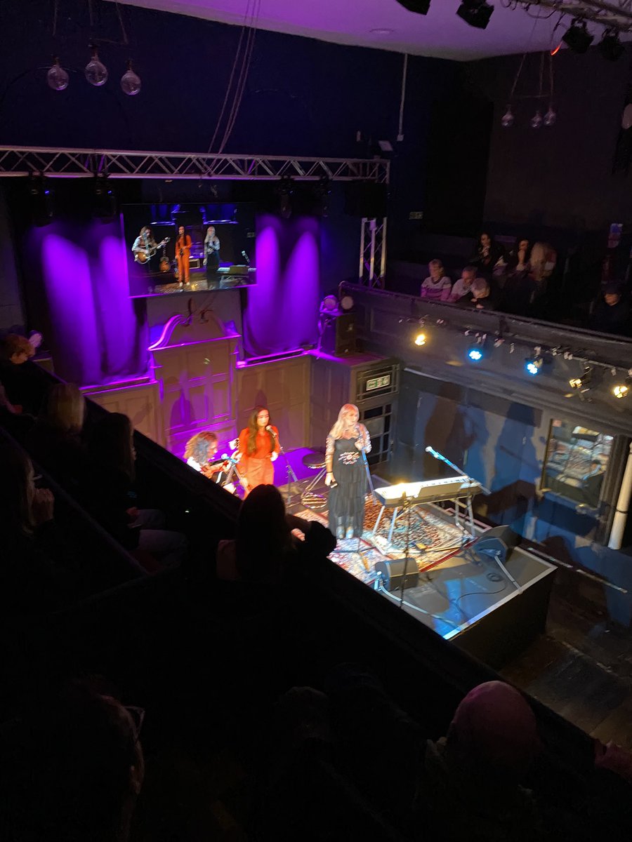 I’m enjoying a great gig by my favourite band 💖🫶🏻<a href="/thewanderhearts/">The Wandering Hearts</a>