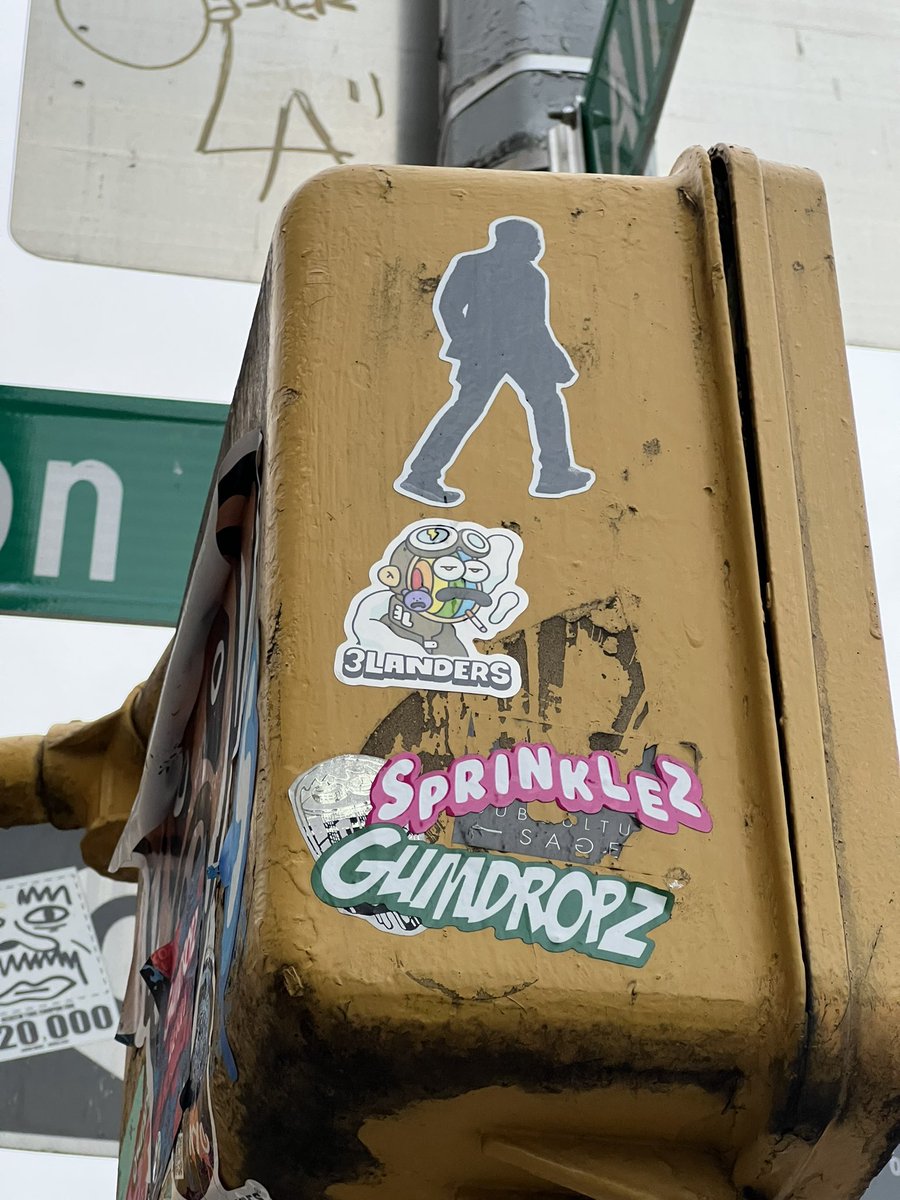 ToastedBagel27's tweet photo. Time for some scavenger hunt before the holidays! Find Captain ibn sticker around downtown NYC and take a picture with it ๐ธ @3LandersNFT
First person to find the sticker will get biomes as the reward๐ซ
#3L4L #3landers #Captainibn https://t.co/VtVNWl3DEV