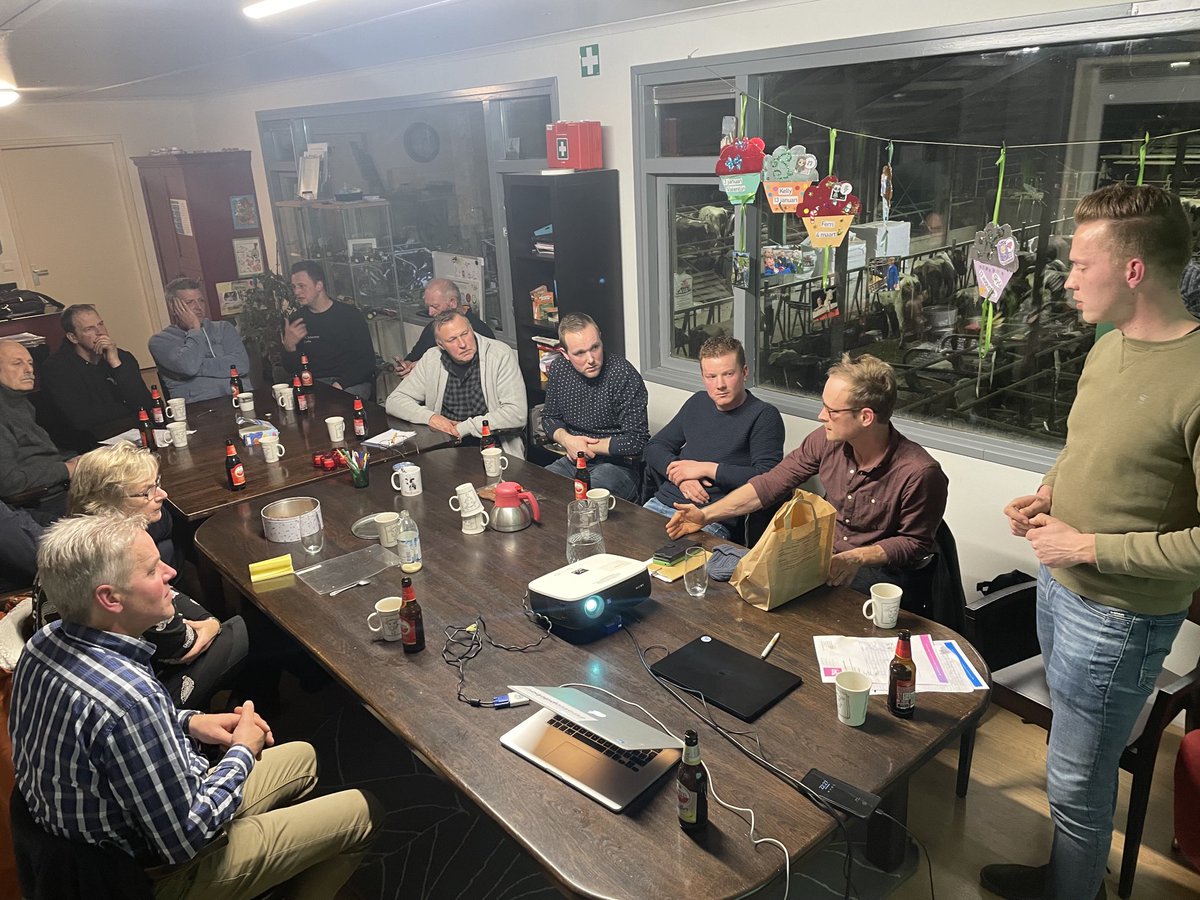 Mooie open en eerlijke discussie met⁩ Jan Doer over de stikstofaanpak van ⁦⁦<a href="/ProvincieNH/">Noord-Holland</a>⁩ met melkveehouders van ANV Water, land en dijken   Waar liggen kansen? Belonen voor management maatregelen!