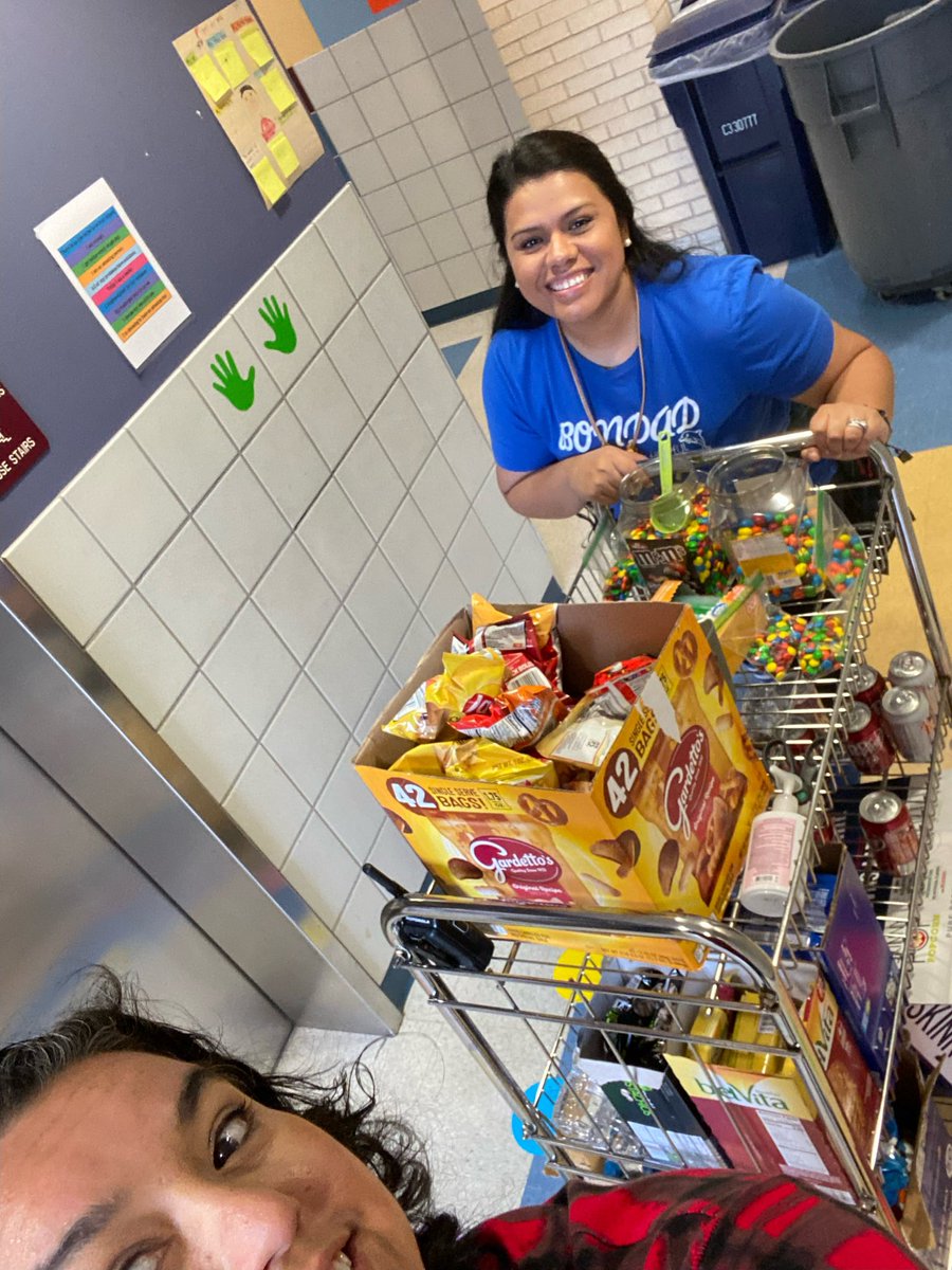 Ms. Rodríguez (@mayra_rdz87) on Twitter photo Sweet & Salty Cart went around today for the 8th Day of Christmas!☀️ Shoutout to my Ride or Die for always helping me 🐾 #Sunshine #limitless #alwaysapanther <a href="/AAlexanderElem/">Alice Alexander Elementary</a> <a href="/renovatokinder/">adriana renovato</a> Sweet & Salty Cart went around today for the 8th Day of Christmas!☀️ Shoutout to my Ride or Die for always helping me 🐾 #Sunshine #limitless #alwaysapanther <a href="/AAlexanderElem/">Alice Alexander Elementary</a> <a href="/renovatokinder/">adriana renovato</a>