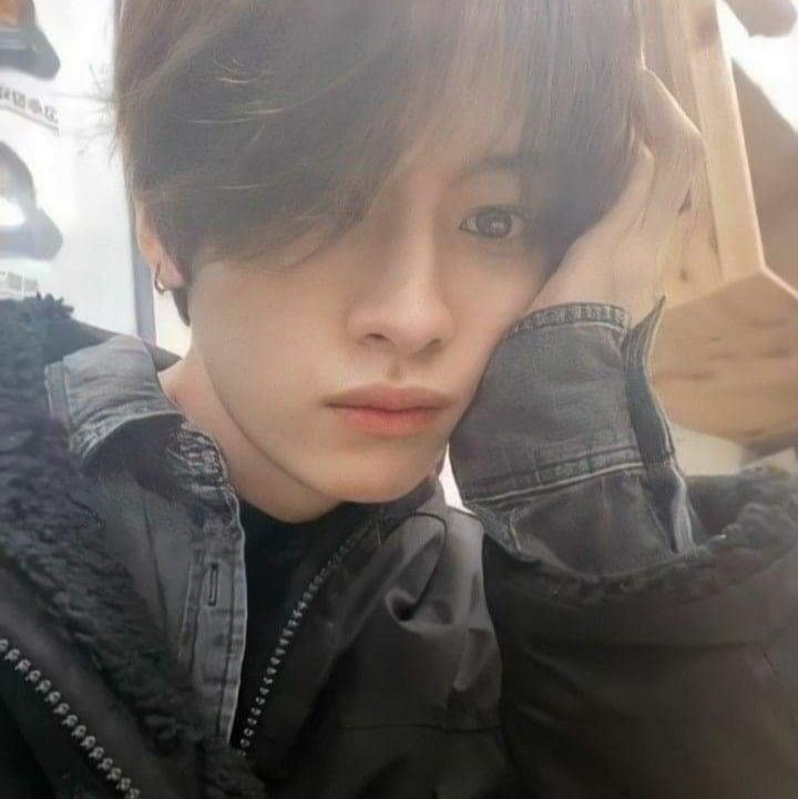 sung_Spider's tweet photo. Lee know te quiero mucho además de ser muy especial en la forma de dar cariño a los miembros de skz pero eso te hace destacar y tambien tus bailes y coreografias pd: ojala un dia conocerte

#LeeKnow
#RESPECTLeeKnow
#ThankfulForLeeKnow https://t.co/1uqKcbFWtW