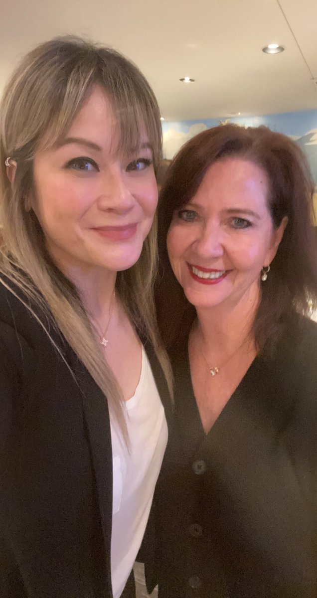 L2ChangCA's tweet photo. It was truly an honor to administer the oath of office/swear-in my bestie of many years President Jody Mueller Roberto yesterday to the Three Valleys Municipal Water District Board. I am so proud of her! Congratulations on your easy re-election. https://t.co/g4sNKllvg3