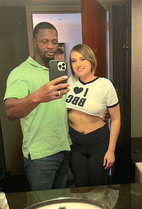 It's #throwbackthursday 😁 Photo from Last weeks SUPER HOT shoot with @cashbossxxx for #brothalovers 😍<a href="/tag/throwbackthursday"class="tags">#throwbackthursday</a><a href="/tag/brothalovers"class="tags"><span>#brothalovers</span></a>