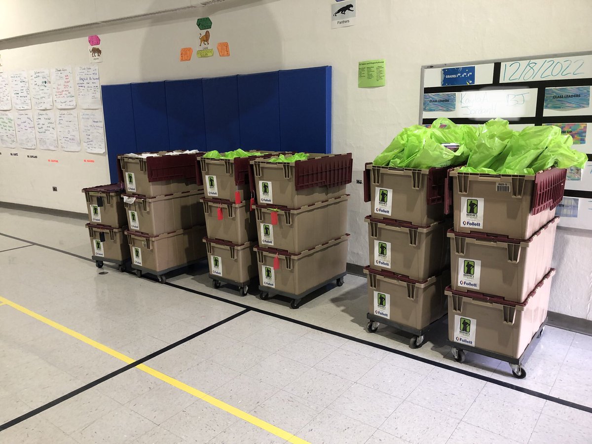 CarolHumm's tweet photo. We’re so excited to partner with @berniesbookbank! SD161 students will have some great new books to snuggle up with for the winter break! Happy reading! #d161reads https://t.co/WiL4BqbPcv