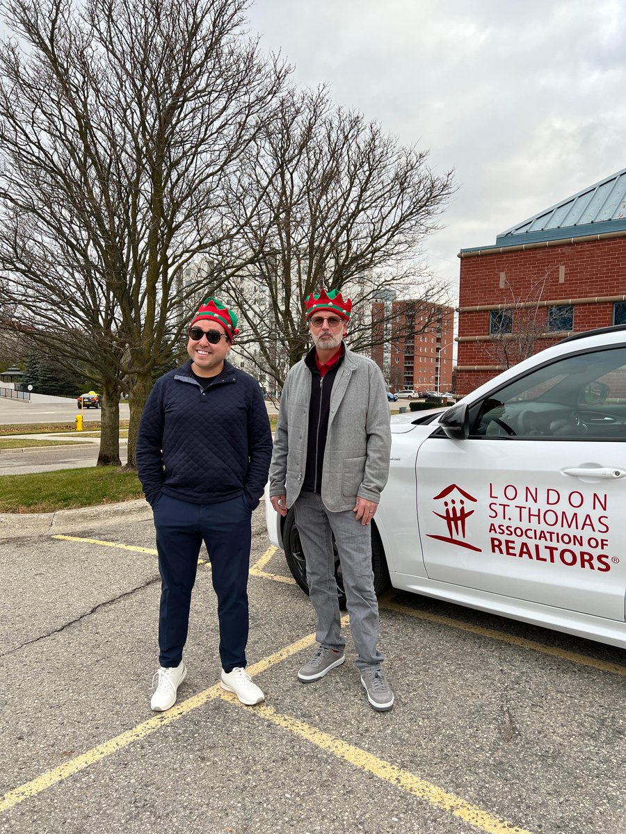 lstartweets's tweet photo. HUGE THANKS to Alfa Romeo / Maserati of London for driving us around London today as we visited our LSTAR Members at their Kettles throughout the city! And especially to our amazing driver Matias!
#LSTAR #REALTORS #London #StThomas #SalvationArmy #ChristmasKettles #KettleDrive https://t.co/cIjbItWQhJ