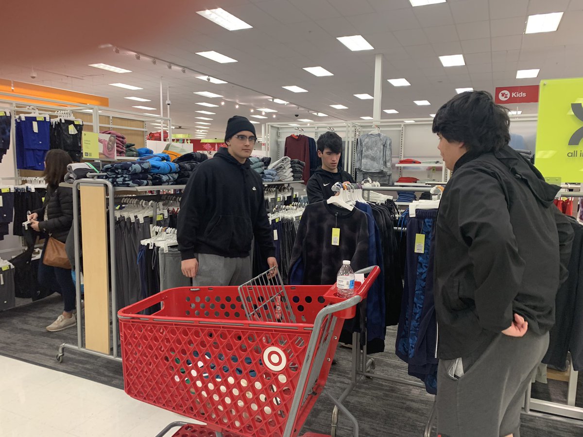 hdvBaseball's tweet photo. Our boys did an amazing job at our Annual Adopt A Family shopping trip! Thank you to our Wildcat families for their donations and support. Go Cats! https://t.co/ytv0FAS4Qx