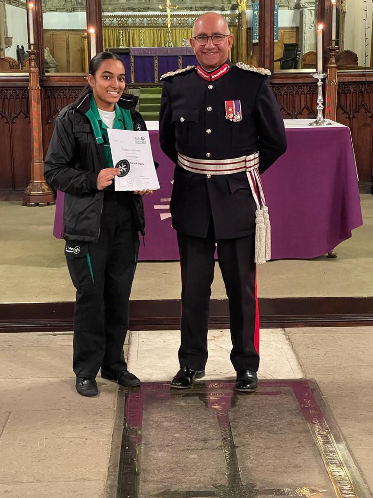 Huge congratulations to our #HeadGirl Tanisha who received her silver award for St John's ambulance from Mike Kapur, #LordLieutenant of Leicestershire & the King’s representative in the county. You continue to inspire all Avanti students and staff!#characterformation #AvantiWay