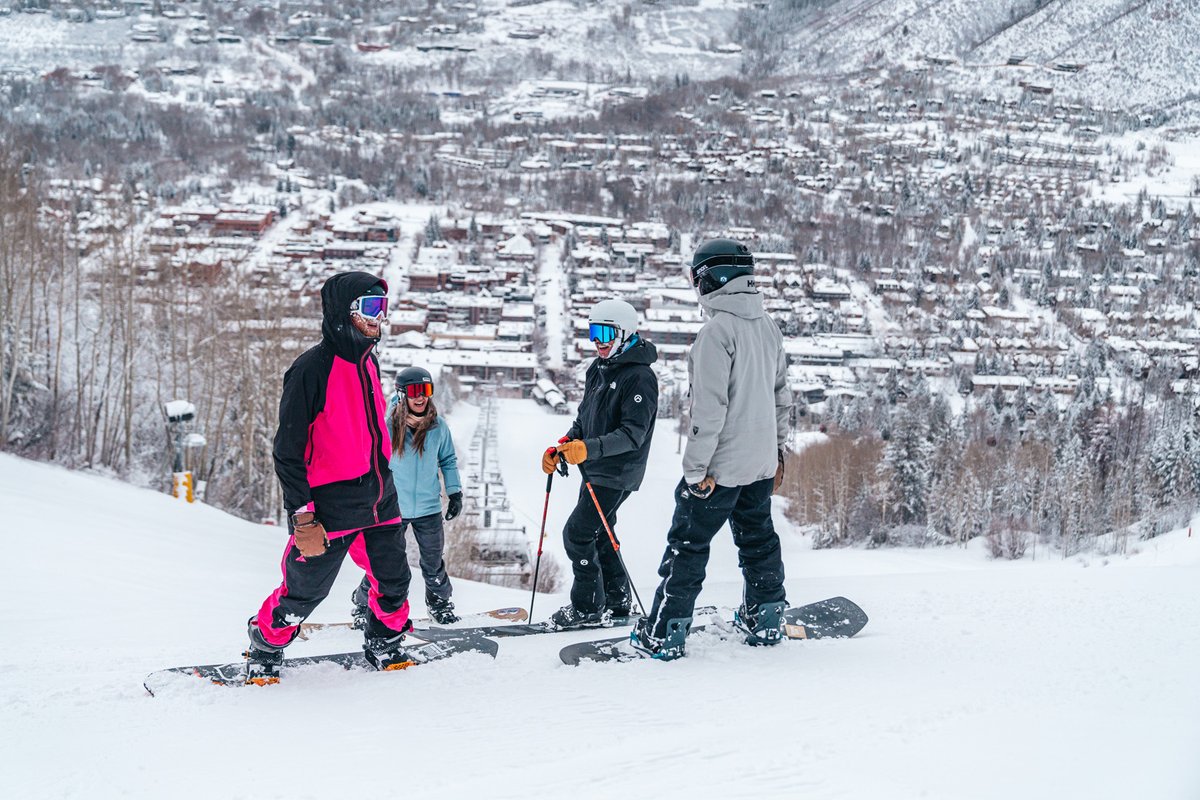 AspenLodging's tweet photo. It's all about friends on a powder day!

Call your crew and plan your #Aspen ski/snowboard weekend >> Find deals on Aspen vacation rentals at https://t.co/3wvKl86EKP. https://t.co/KkKTg6uODM