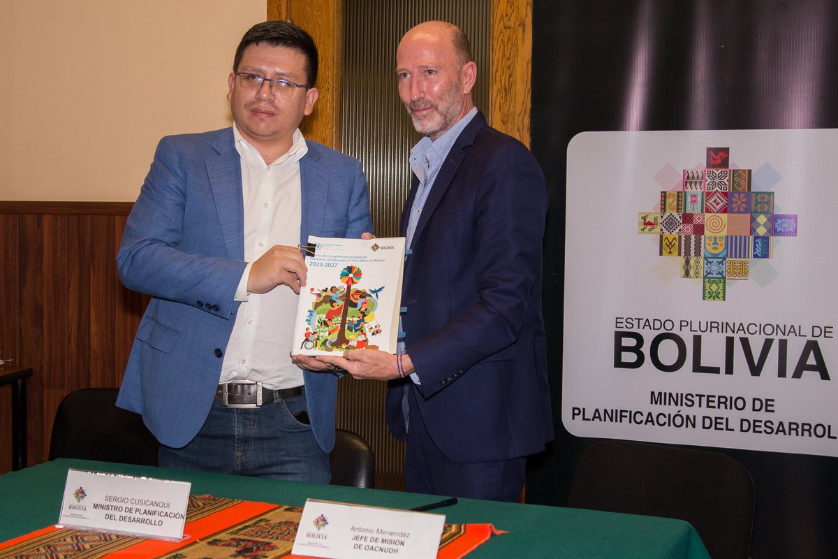 Desde @Oacnudh_BO acompañamos la firma del nuevo Marco de Complementariedad de #NacionesUnidas 2023-2027 entre el Estado Plurinacional de #Bolivia y @ONUBolivia. El documento será la hoja de ruta para el trabajo conjunto de los próximos cinco años.