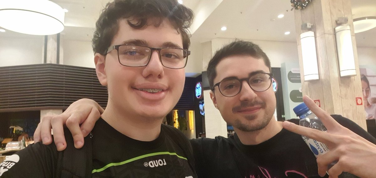 JoVariMB's tweet image. @Shinimon14 se não é o próprio!!