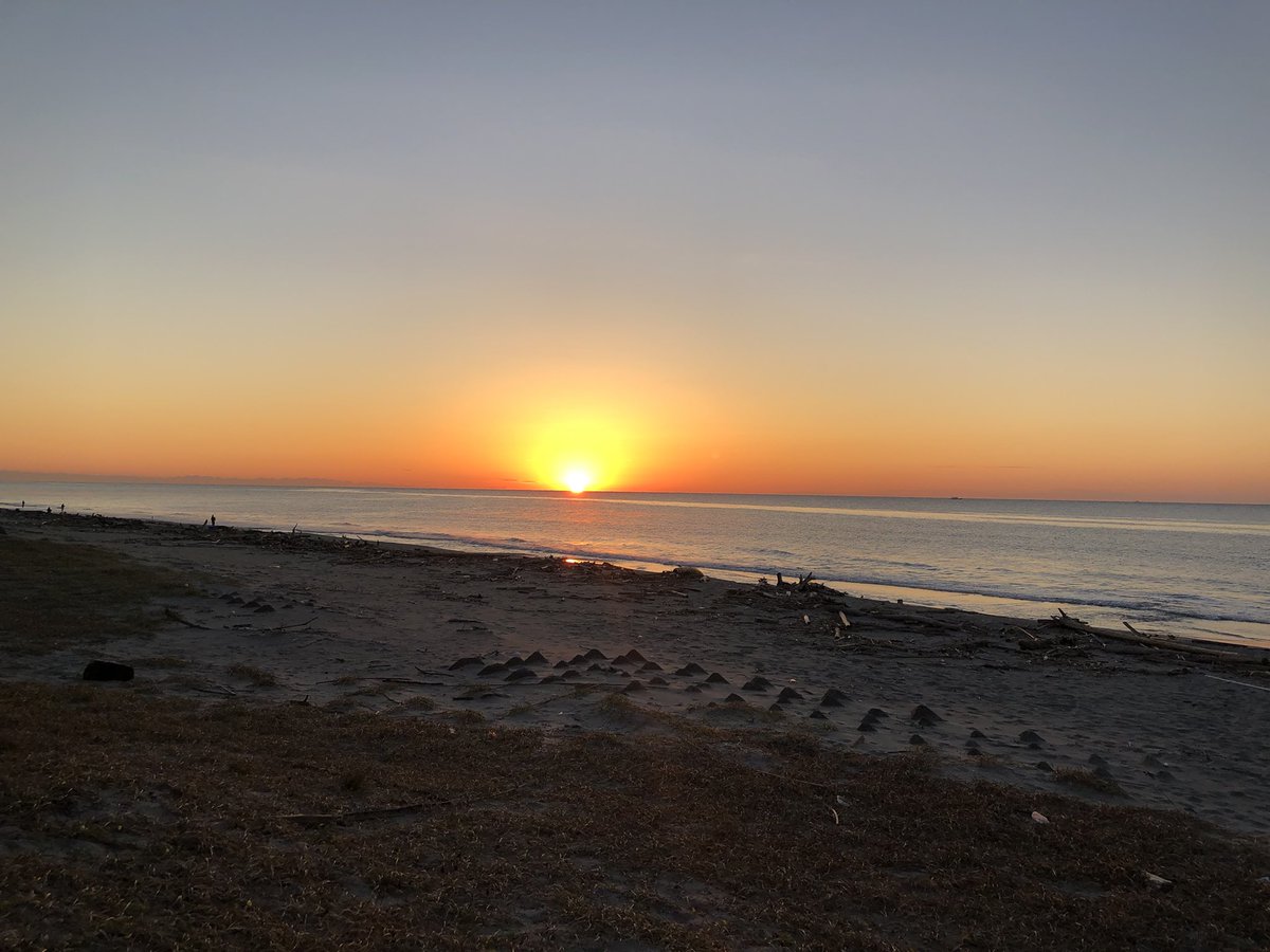 flyder_55's tweet photo. 🌅おはよう大平洋🌊 https://t.co/lntDKg1XVV