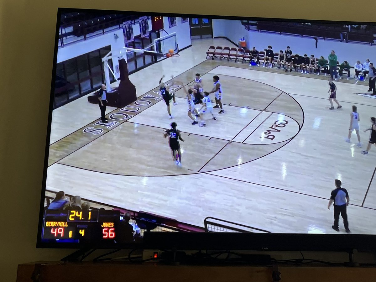 JonesCreighton's tweet photo. And that’s the ballgame folks. … outta the gate with a W! @JonesHornsHoops @TopPreps @VarsitySportsN1 @NE_Ok_HS_Sports @OklaPrepSports @4StateSports1 @CoachGibbie @okspotlight @OkieBall_1 @SunilSunderRaj3 @JimmyFPSports @jwindon35 @___Dwil @MaxMcAuliffe_ @PennStateCoachF 🔥🤘🏽💯 https://t.co/QCSZwEwUJd