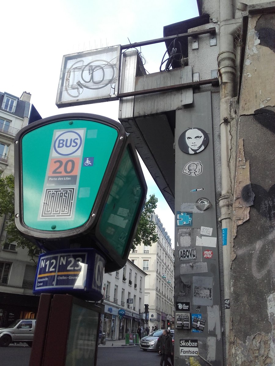DjemiliMdjemili's tweet photo. @Goneril__ ....waouh 🤩.... 11 ans que je travaille à la rue Bailleul... ❤️....
#Paris
#RuedeRivoli
@BelsaNakkai 😎 ☮️ 🌺
@espotparis
#gameplay
#Digitalgames
#OnMars
#OnMoon
#España https://t.co/2MPqgo8cjL
