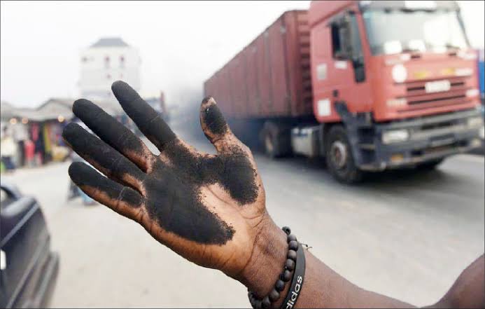 OduboteE's tweet photo. Port Harcourt Residents are not Breathing Fresh Air.... #BlackSoot https://t.co/G2jrERinw0