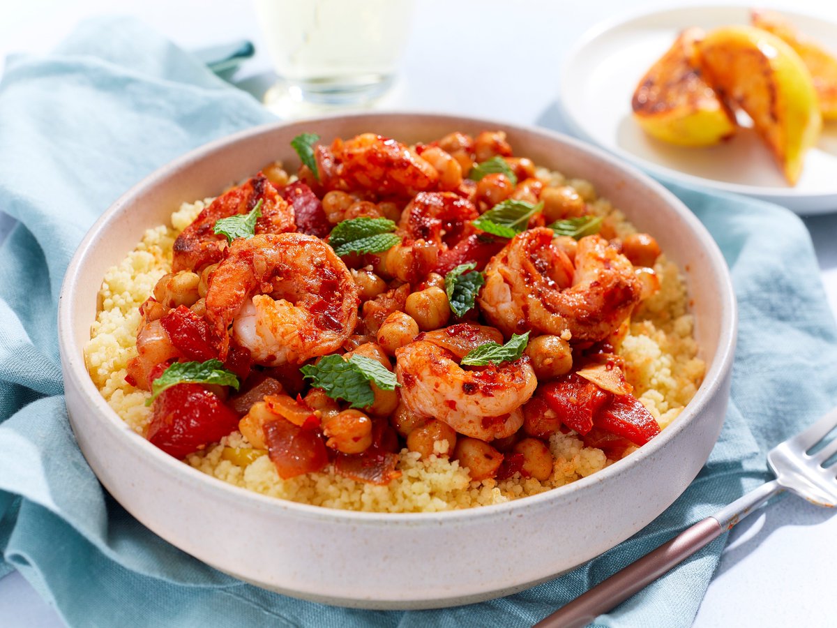 FoodNetwork's tweet image. .@mary_berg3's Harissa Shrimp with Chickpeas and Lemon Couscous is a one-skillet masterpiece that comes together in less than 30 minutes: foodtv.com/3XCnY6F 🦐😋

Learn how it's made on a *new episode* of #MaryMakesItEasy, just ahead @ 12|11c!