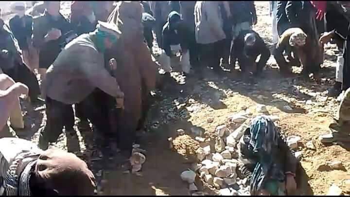 BabaksShuaib's tweet photo. Afg har förvandlats till ett skräckhus, det här är ett helvete, Alla upplever talibanerna är de senaste projekten för att anpassa sharialagstiftningen till #Arab #Pak #Iran pengar och planer. Efter allt detta förtryck tror jag inte att vi kommer att hungra efter sharia längre. https://t.co/olbXXNKXmu