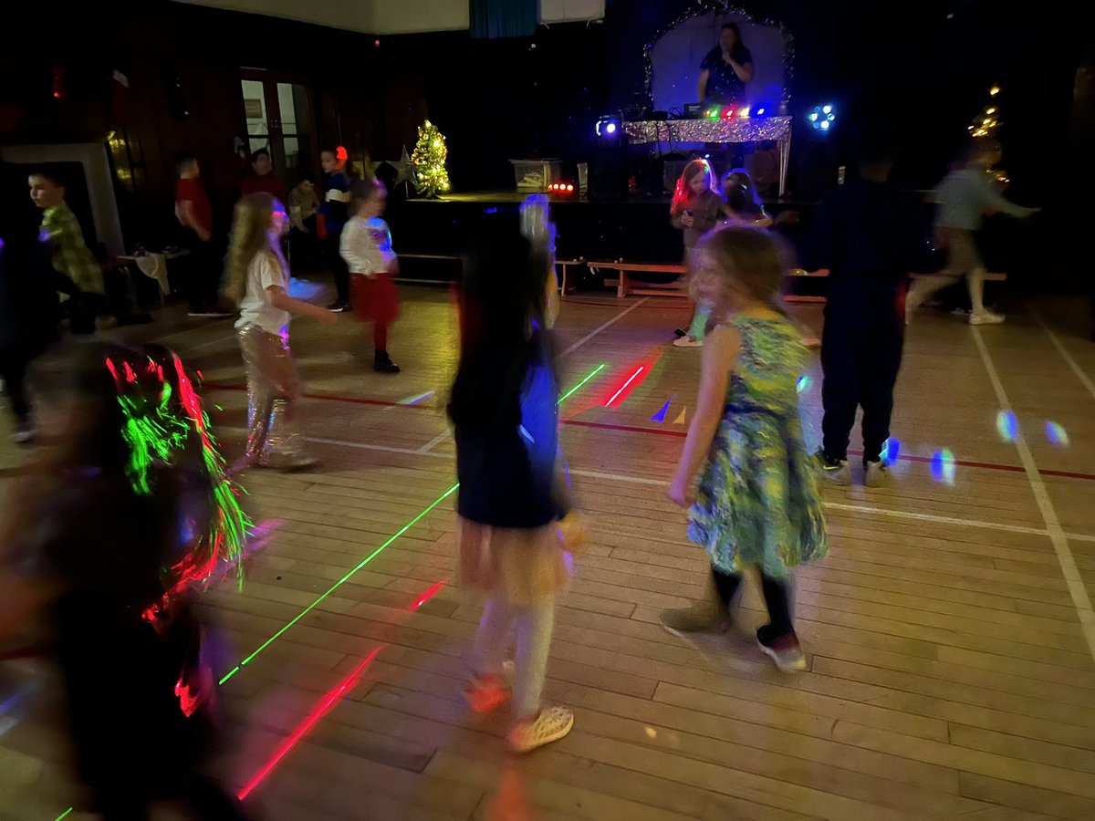 StCharlesGla's tweet photo. Our Primary 1-4 pupils had lots of #FestiveFun at the #ParentCouncil Christmas Disco tonight. Thanks@to the volunteers who organised tea/coffee for the parents in the #FamilyLearningRoom. #ChristmasDisco https://t.co/OD9xMgbP1t