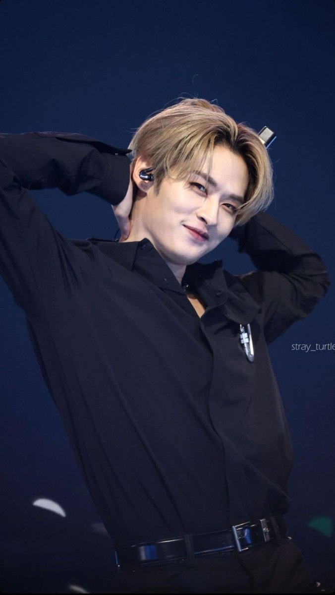 0Kiwii_'s tweet photo. Ya pero miren lo lindo, tierno, guapo y sexy que es lee know ❤️‍🩹 
#ThankfulForLeeKnow
#RESPECTLeeKnow
#JYPProtectSKZ 
#LoveLeeKnow https://t.co/alhoflkEU9