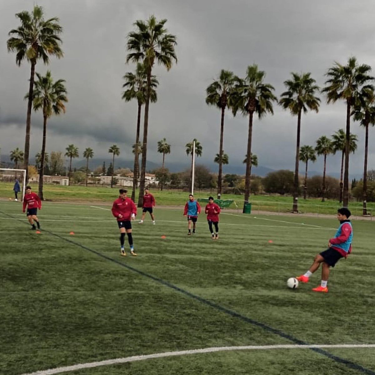 Día 8 de diciembre. Día festivo de la Inmaculada . Entrenamiento de unos jugadores comprometidos y dispuestos a darlo todo por sus compañeros.